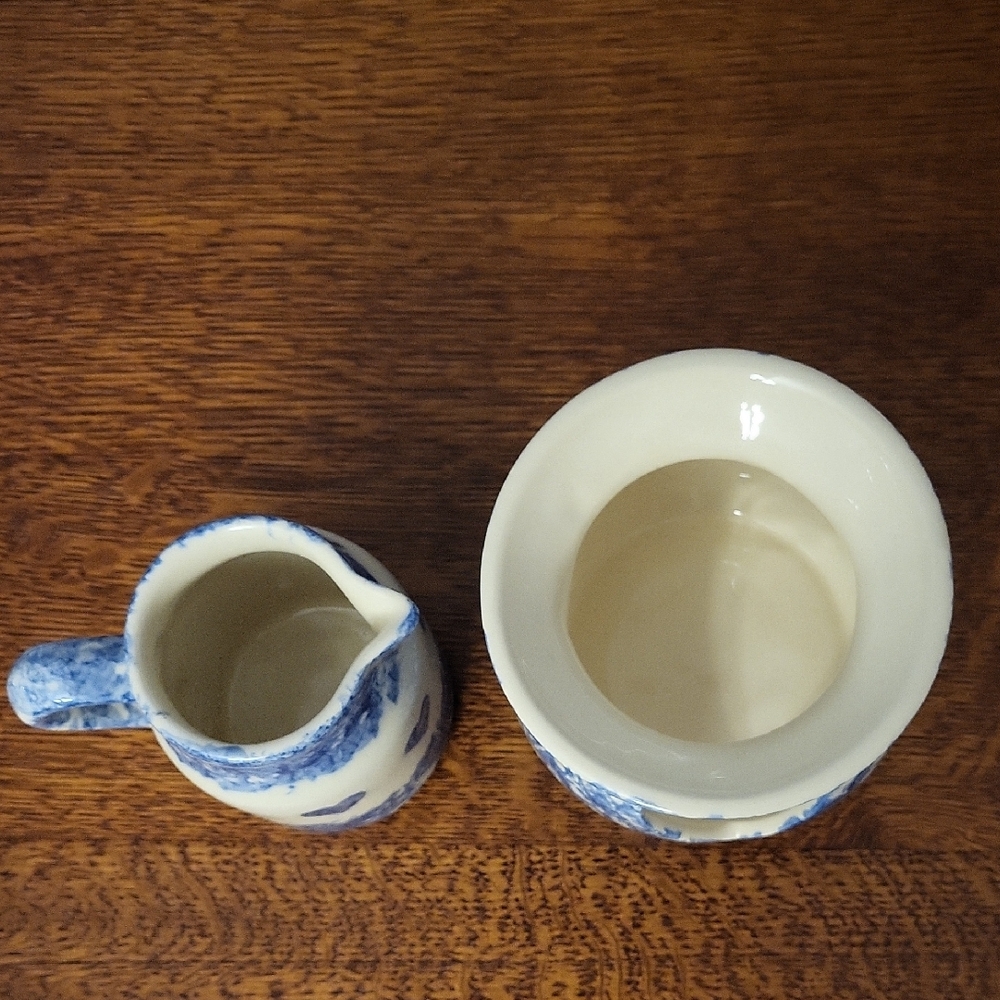 Blue and Cream Heart Patterned Ceramic Set - Picture 3 of 8